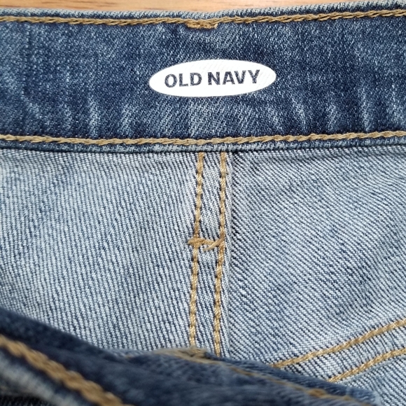 Old Navy Women's Shorts - Picture 3 of 4